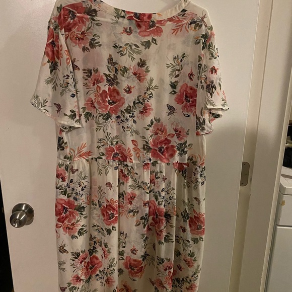Torrid Floral V-Neck Blouse - Red and Green - Picture 3 of 3